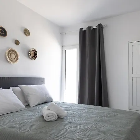 Perla Pool Andros Ménites