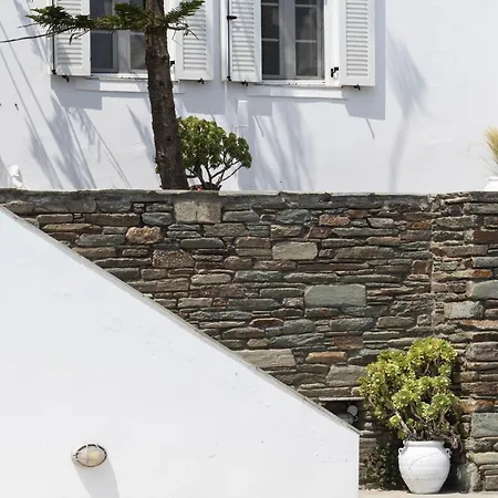 Perla Pool Andros Ménites