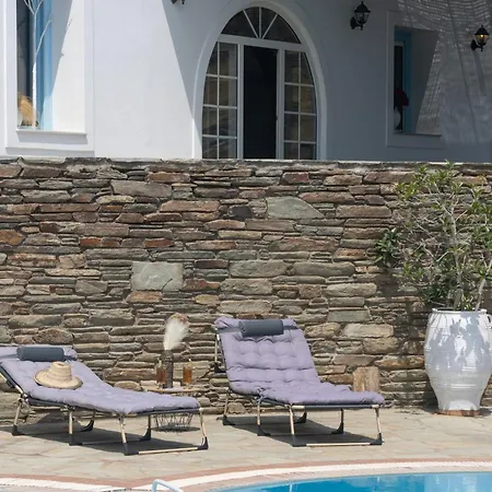 Perla Pool Andros 酒店