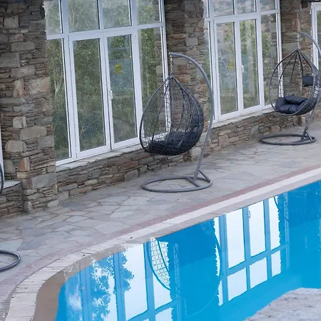 Szálloda Perla Pool Andros Ménitesz