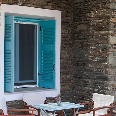 Perla Pool Andros 酒店 *