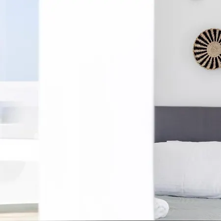 Perla Pool Andros Ménites