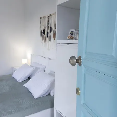 Perla Pool Andros מלון Ménites