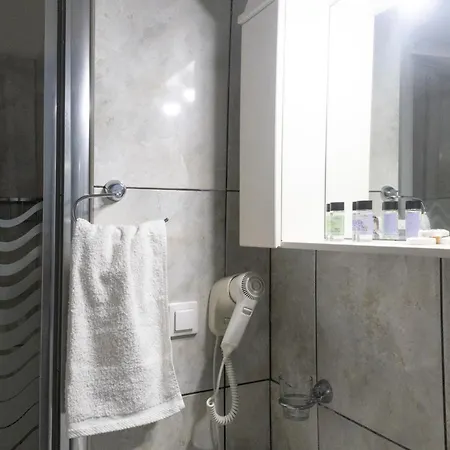 Perla Pool Andros Ménites