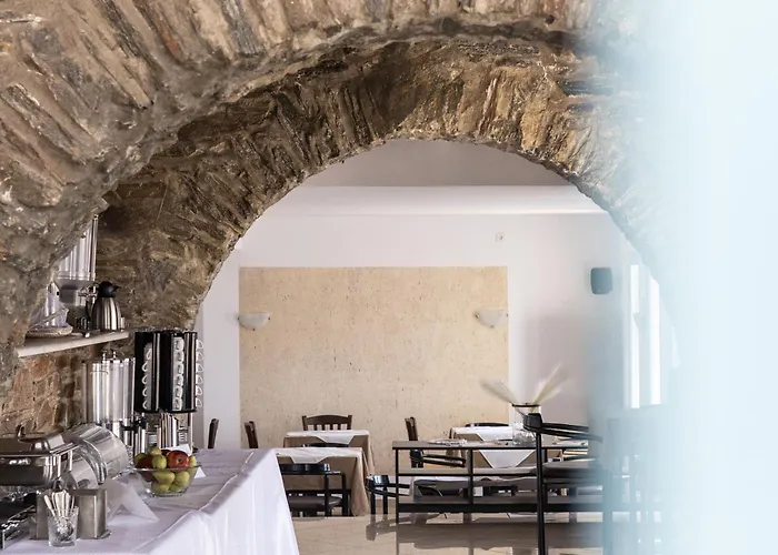 Otel Perla Pool Andros Ménites