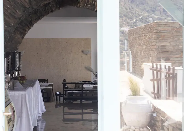 Perla Pool Andros Ménites