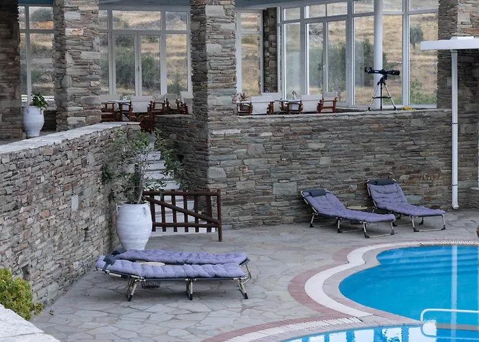 Perla Pool Andros Otel Ménites