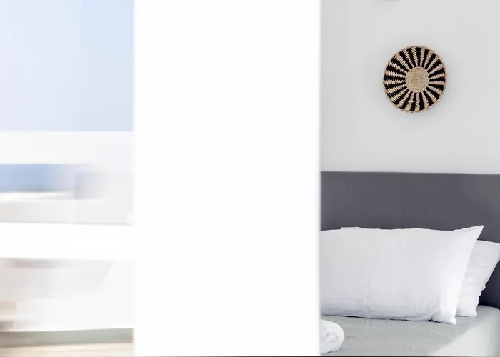 Perla Pool Andros Ménites