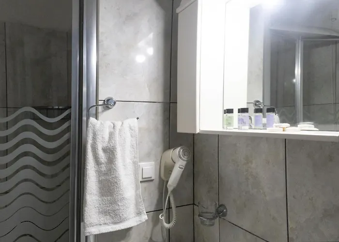 Perla Pool Andros Ménites